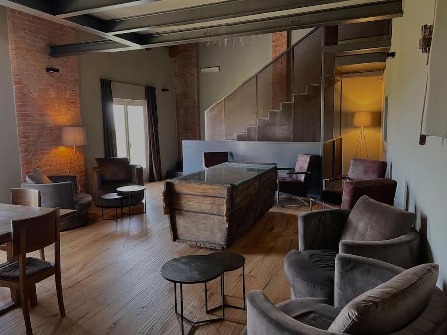 Frames Relax Apartment
